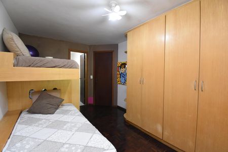 Casa à venda com 220m², 4 quartos e 2 vagasSuíte 1