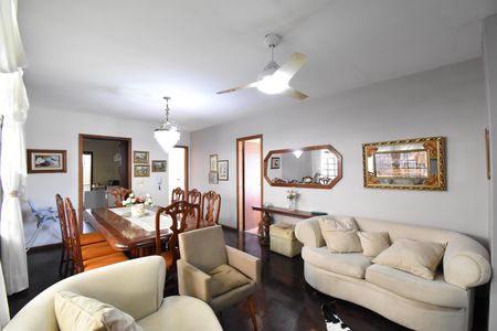 Casa à venda com 220m², 4 quartos e 2 vagasSala 2