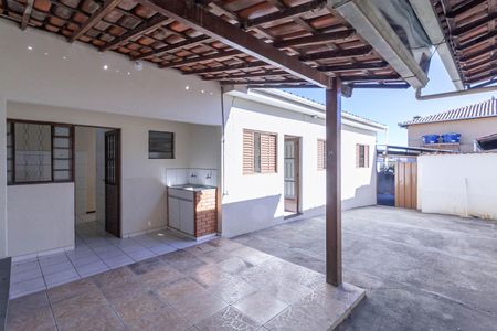 Casa de condomínio para alugar com 65m², 2 quartos e 1 vaga Casa de condomínio para alugar com 65m², 2 quartos e 1 vagaQuintal
