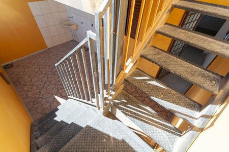 Casa de condomínio para alugar com 85m², 3 quartos e 1 vaga Casa de condomínio para alugar com 85m², 3 quartos e 1 vagaEscada