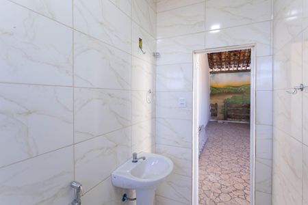 Casa de condomínio para alugar com 85m², 3 quartos e 1 vaga Casa de condomínio para alugar com 85m², 3 quartos e 1 vagaBanheiro social 2