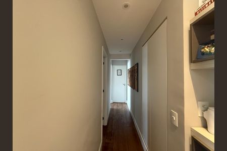 Corredor de casa de condomínio à venda com 3 quartos, 111m² em Cambuci, São Paulo