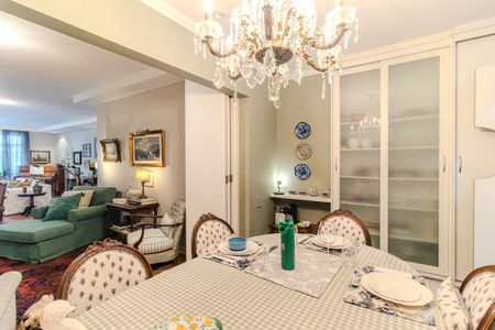 Apartamento à venda com 210m², 3 quartos e 2 vagas Apartamento à venda com 210m², 3 quartos e 2 vagasSala