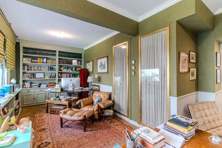 Apartamento à venda com 210m², 3 quartos e 2 vagas Apartamento à venda com 210m², 3 quartos e 2 vagasEscritório