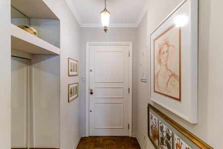 Apartamento à venda com 210m², 3 quartos e 2 vagas Apartamento à venda com 210m², 3 quartos e 2 vagasEntrada Social