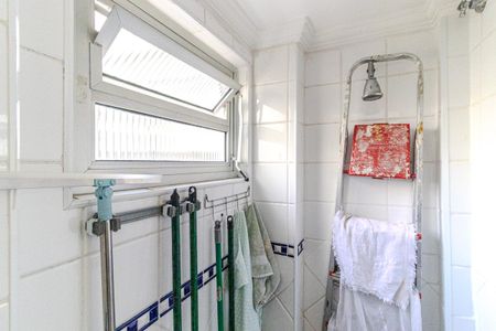 Apartamento à venda com 210m², 3 quartos e 2 vagas Apartamento à venda com 210m², 3 quartos e 2 vagasBanheiro de Serviço