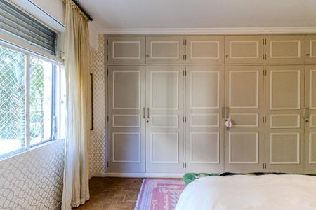 Apartamento à venda com 210m², 3 quartos e 2 vagas Apartamento à venda com 210m², 3 quartos e 2 vagasSuíte