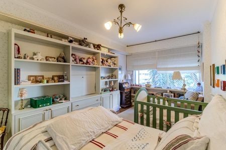 Apartamento à venda com 210m², 3 quartos e 2 vagas Apartamento à venda com 210m², 3 quartos e 2 vagasQuarto