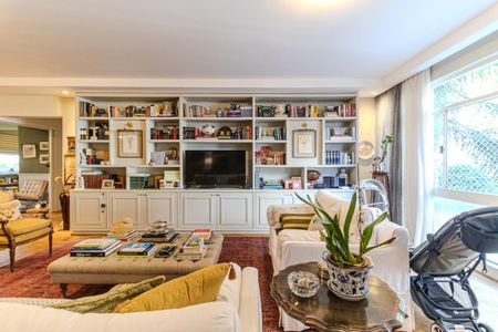 Apartamento à venda com 210m², 3 quartos e 2 vagas Apartamento à venda com 210m², 3 quartos e 2 vagasSala