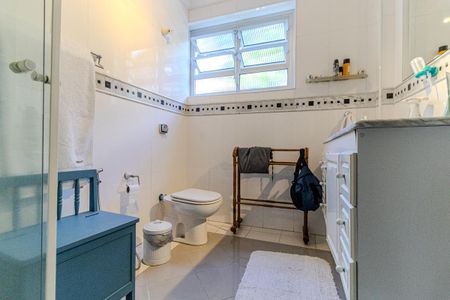 Apartamento à venda com 210m², 3 quartos e 2 vagas Apartamento à venda com 210m², 3 quartos e 2 vagasBanheiro da Suíte