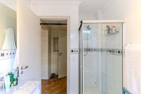 Apartamento à venda com 210m², 3 quartos e 2 vagas Apartamento à venda com 210m², 3 quartos e 2 vagasBanheiro da Suíte