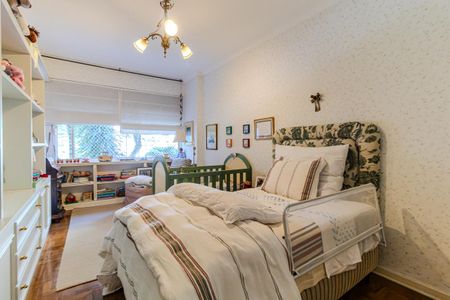 Apartamento à venda com 210m², 3 quartos e 2 vagas Apartamento à venda com 210m², 3 quartos e 2 vagasQuarto