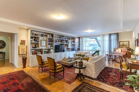 Apartamento à venda com 210m², 3 quartos e 2 vagas Apartamento à venda com 210m², 3 quartos e 2 vagasSala
