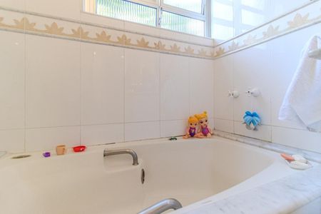 Apartamento à venda com 210m², 3 quartos e 2 vagas Apartamento à venda com 210m², 3 quartos e 2 vagasBanheiro Social