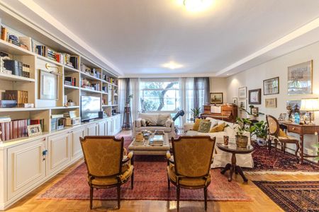 Apartamento à venda com 210m², 3 quartos e 2 vagas Apartamento à venda com 210m², 3 quartos e 2 vagasSala