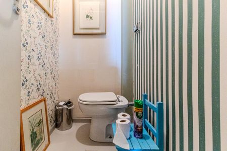 Apartamento à venda com 210m², 3 quartos e 2 vagas Apartamento à venda com 210m², 3 quartos e 2 vagasLavabo