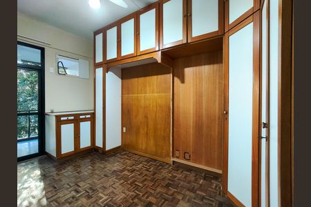 Apartamento para alugar com 140m², 3 quartos e 2 vagas Apartamento para alugar com 140m², 3 quartos e 2 vagasSuíte