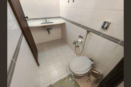 Apartamento para alugar com 140m², 3 quartos e 2 vagas Apartamento para alugar com 140m², 3 quartos e 2 vagasBanheiro Corredor