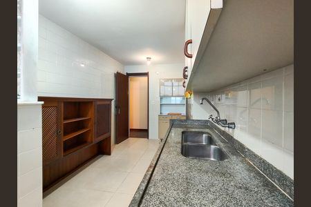 Apartamento para alugar com 140m², 3 quartos e 2 vagas Apartamento para alugar com 140m², 3 quartos e 2 vagasCozinha
