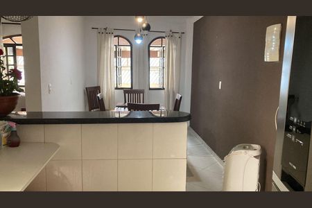 Casa à venda com 80m², 3 quartos e 2 vagas