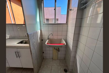 Cozinha e Área de Serviço de apartamento para alugar com 2 quartos, 65m² em Padre Eustáquio, Belo Horizonte