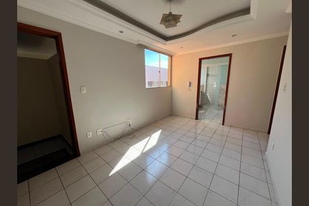 Sala  de apartamento para alugar com 2 quartos, 65m² em Padre Eustáquio, Belo Horizonte