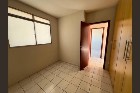 Quarto 2 de apartamento para alugar com 2 quartos, 65m² em Padre Eustáquio, Belo Horizonte