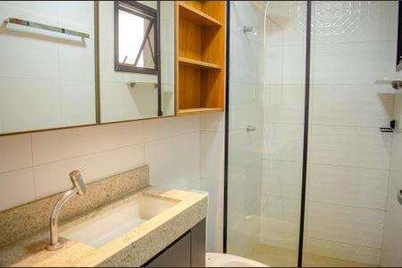 Banheiro da Suíte 2 de apartamento para alugar com 3 quartos, 105m² em Alphaville Araguaia, Goiânia