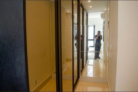 Apartamento para alugar com 105m², 3 quartos e 2 vagas Apartamento para alugar com 105m², 3 quartos e 2 vagasCloset da suíte 3