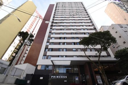 Fachada de kitnet/studio para alugar com 1 quarto, 20m² em Mercês, Curitiba