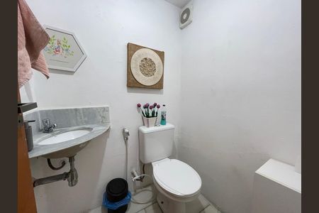 Lavabo de casa à venda com 2 quartos, 228m² em Conjunto Residencial Butanta, São Paulo
