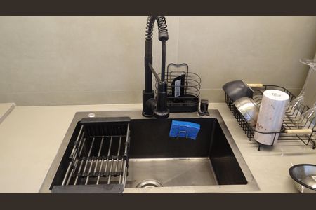 Cozinha de apartamento para alugar com 1 quarto, 65m² em Barra da Tijuca, Rio de Janeiro