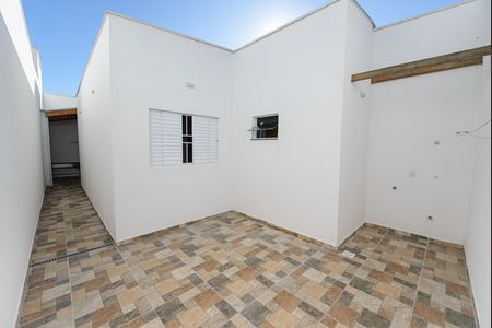 Quintal de casa para alugar com 2 quartos, 100m² em Piracangaguá, Taubaté