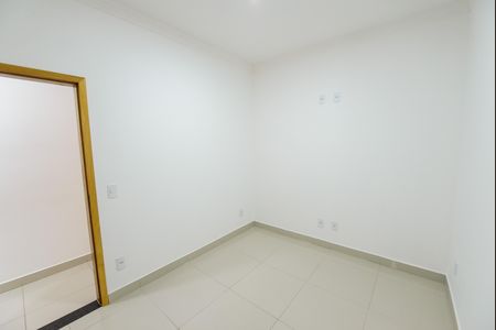 Casa para alugar com 100m², 2 quartos e 2 vagas Casa para alugar com 100m², 2 quartos e 2 vagasQuarto
