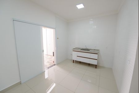 Cozinha de casa para alugar com 2 quartos, 100m² em Piracangaguá, Taubaté
