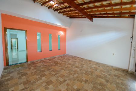 Garagem de casa para alugar com 2 quartos, 100m² em Piracangaguá, Taubaté