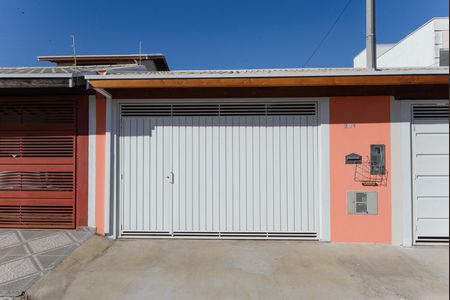 Fachada da Casa de casa para alugar com 2 quartos, 100m² em Piracangaguá, Taubaté