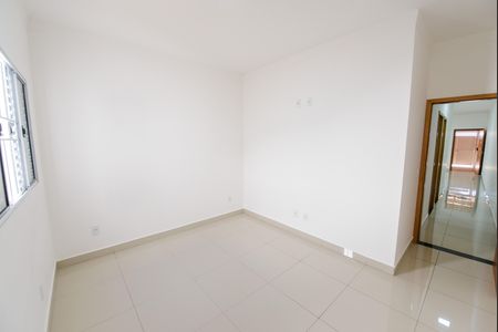 Suíte de casa para alugar com 2 quartos, 100m² em Piracangaguá, Taubaté