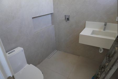 Casa de condomínio para alugar com 300m², 4 quartos e 4 vagasBanheiro da Suíte 2