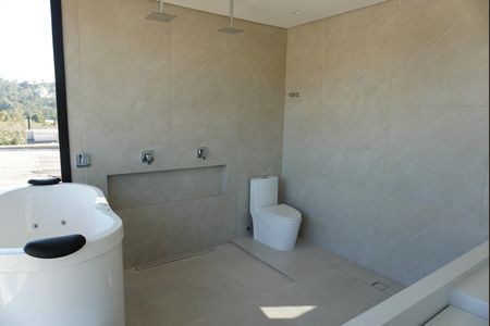 Casa de condomínio para alugar com 300m², 4 quartos e 4 vagasBanheiro da Suíte 3
