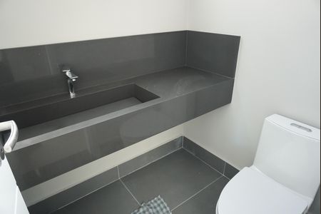 Lavabo de casa de condomínio para alugar com 4 quartos, 300m² em Suru, Barueri