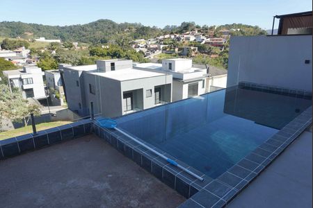 Casa de condomínio para alugar com 300m², 4 quartos e 4 vagasPiscina