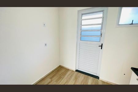 Cozinha de casa de condomínio para alugar com 2 quartos, 54m² em Parque Santo Afonso, Cotia