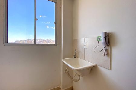 Área de Serviço de apartamento para alugar com 2 quartos, 46m² em Maria da Conceicao, Contagem