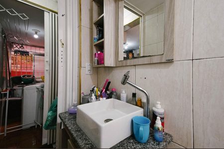 Banheiro de apartamento à venda com 2 quartos, 48m² em Conj. Hab. Padre Manoel da Nobrega, São Paulo