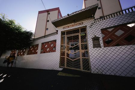 Fachada de apartamento à venda com 2 quartos, 48m² em Conj. Hab. Padre Manoel da Nobrega, São Paulo