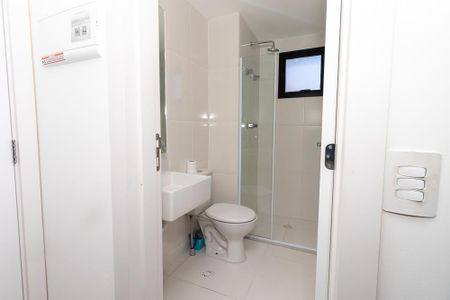 Studio para alugar com 25m², 1 quarto e sem vaga Studio para alugar com 25m², 1 quarto e sem vagaBanheiro