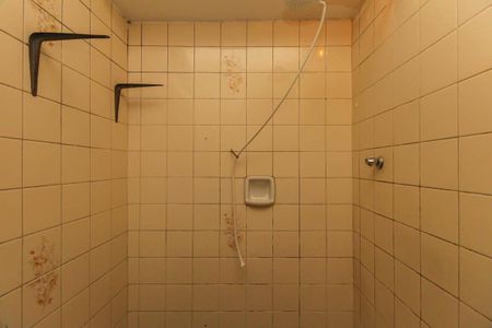 Banheiro de Serviço de casa para alugar com 3 quartos, 70m² em Jardim Guairaca, São Paulo