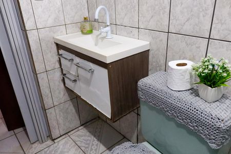 Banheiro de apartamento para alugar com 2 quartos, 63m² em Aliança, Osasco