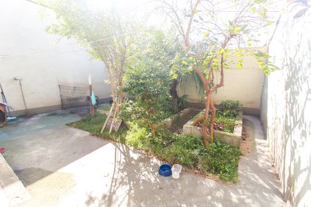 Quintal de casa à venda com 2 quartos, 130m² em Vila São Silvestre (zona Leste), São Paulo